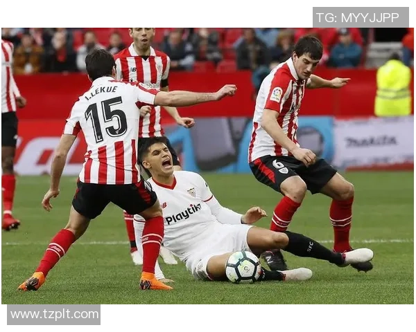 西甲焦点战曼联与AC米兰战平红牌事件引发全场热议