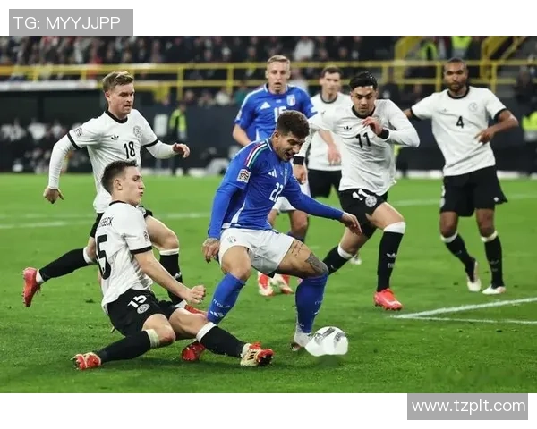 足总杯精彩对决多特蒙德狂胜那不勒斯帽子戏法引发争议判罚热议