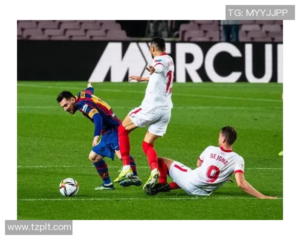 国王杯惊天冷门尤文图斯大胜巴萨引发争议判罚全场沸腾