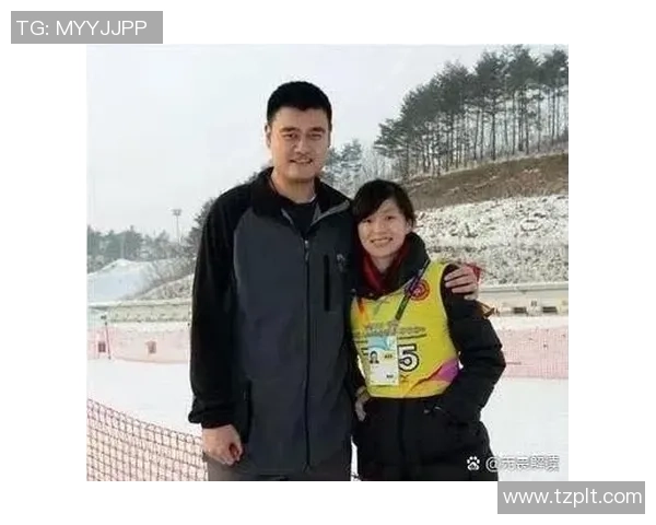 姚明在母亲的目光中成长的故事与情感交织的温暖瞬间