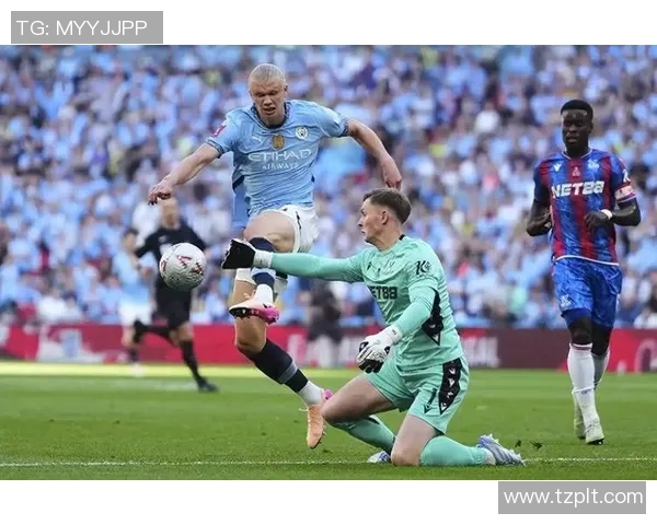 意甲经典对决那不勒斯逆袭曼城上演惊天冷门引发全场狂欢