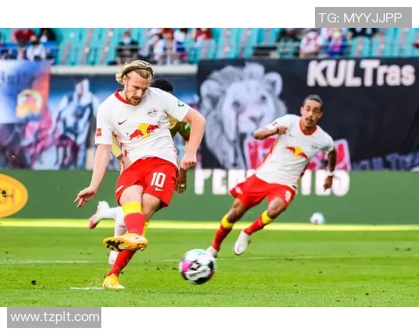 国王杯惊现冷门那不勒斯与莱比锡激战成平局神扑瞬间震撼全场 国王杯惊现冷门那不勒斯与莱比锡激战成平局神扑瞬间震撼全场