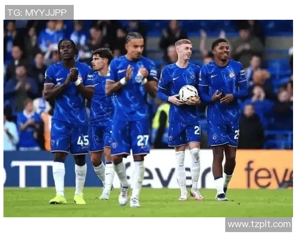 意甲激战：里昂大胜切尔西6比2赛场瞬间引发热烈反响